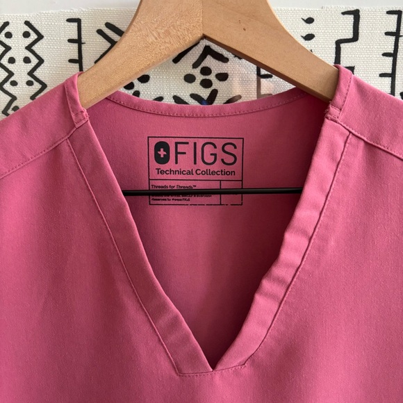Figs‎ Casma Scrub Top - Picture 2 of 6